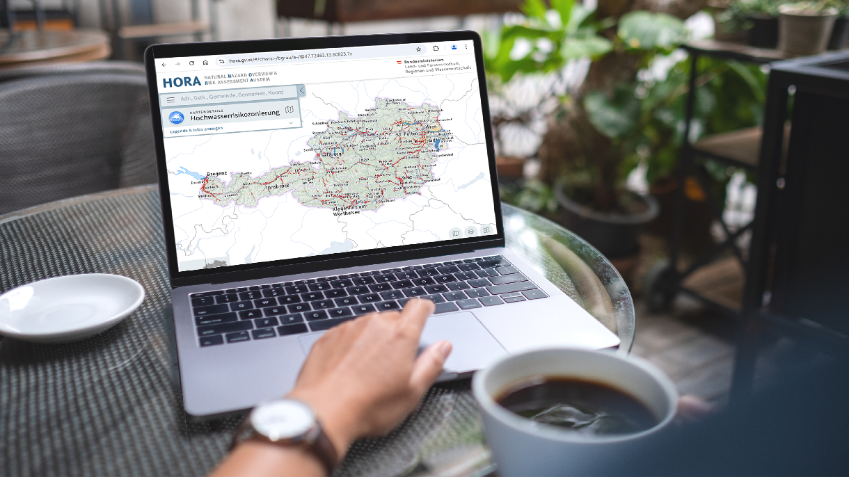 HORA: Ein Tool für alle Fälle, @iStock(c)Farknot_Architect Das Programm HORA wird über einen Laptop geöffnet